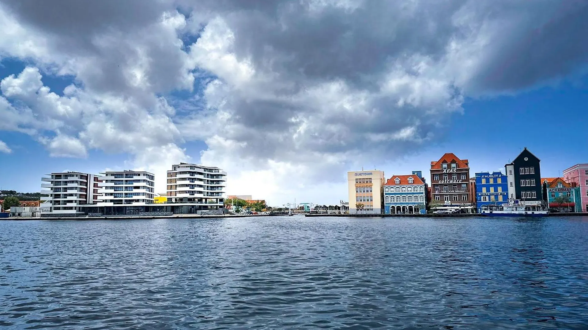 The Wharf Luxury Apartment Nt 5F Willemstad