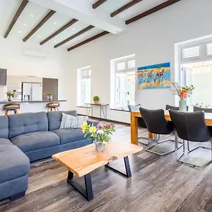 Royal Centre Apartment