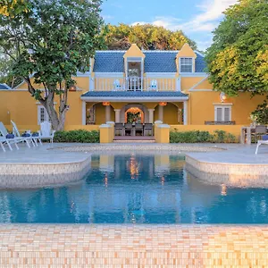 Sirena Bay Estate Villa