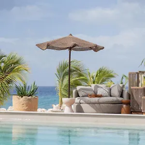 Art Curacao Hotel